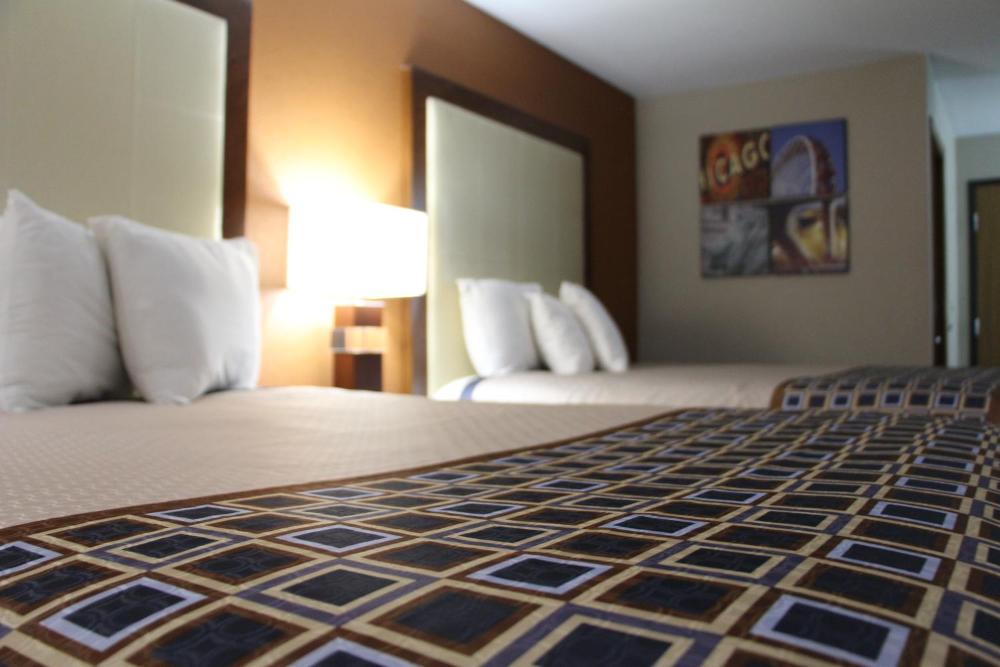 Double Queen with Two Queen Beds - Non-Smoking - Outdoor interior