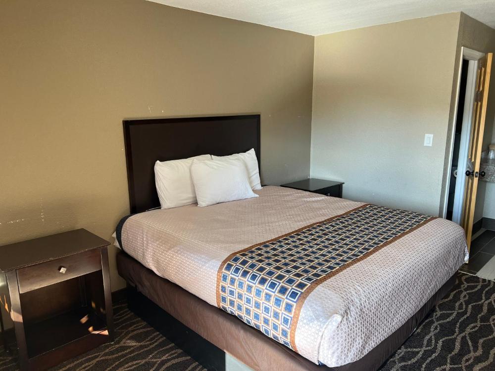 Westbridge Inn and Suites